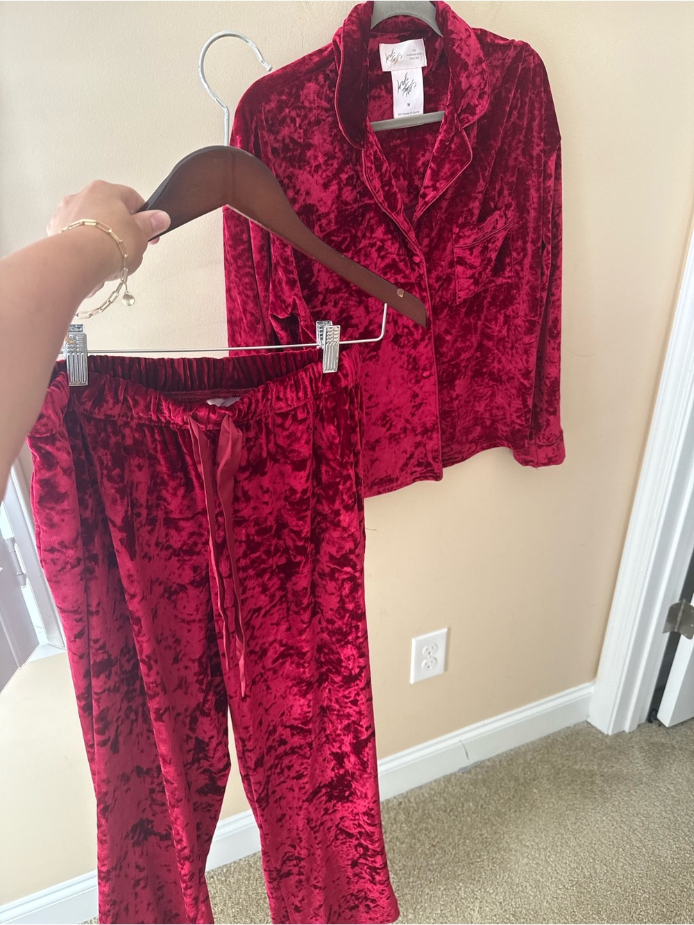 Lord & Taylor crushed velvet 2-Piece Pajama Set  medium